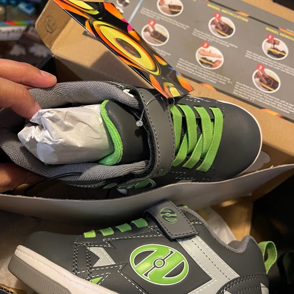 Brand new in box - Picture 4 of 4